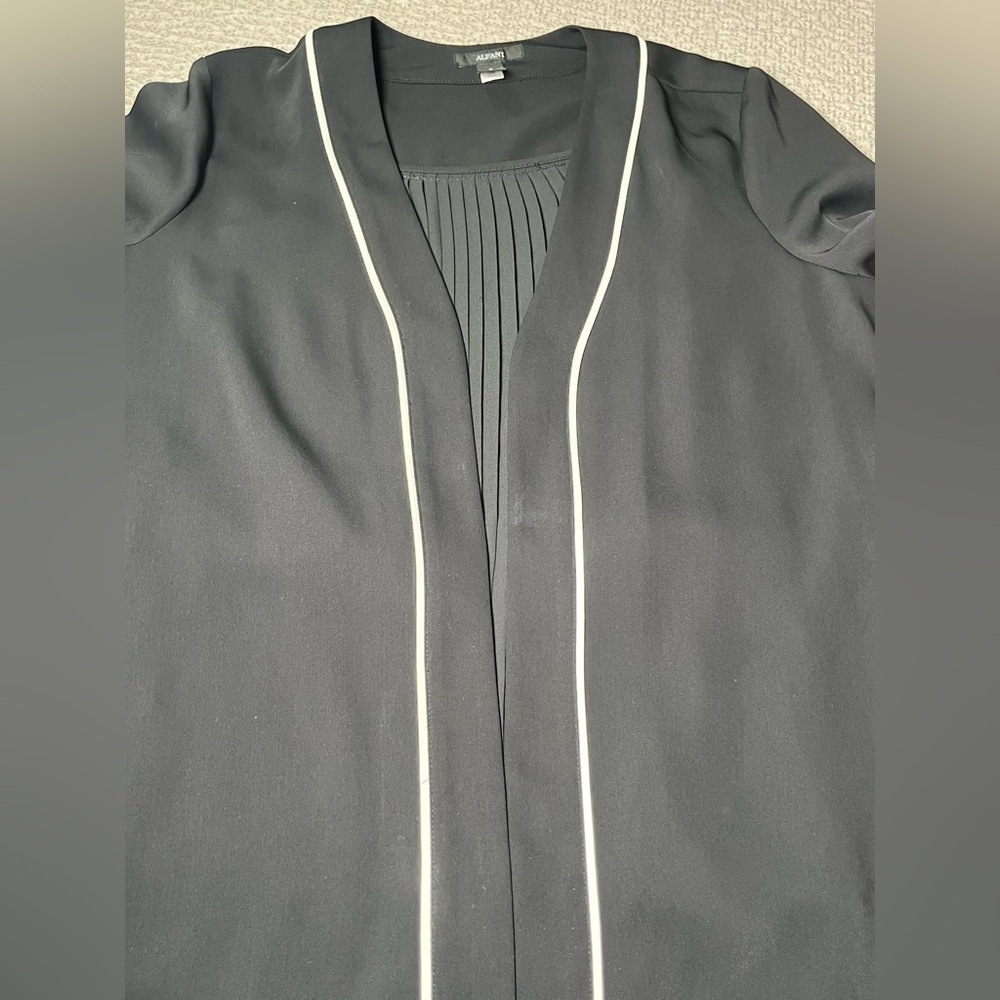 Alfani Open Front Cardigan Petite
Small Black 3/4 Sleeve 100% Polyester - Picture 9 of 17